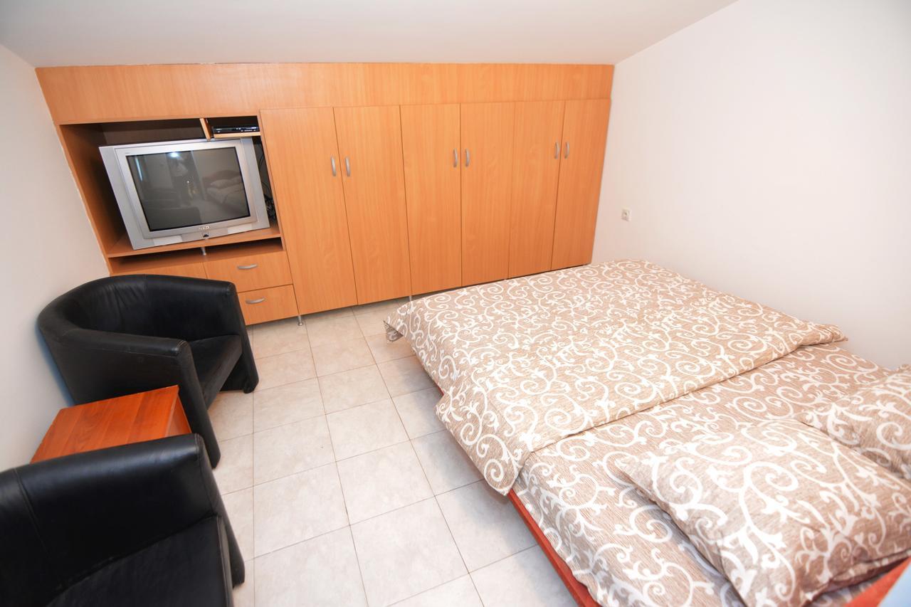 Apartments Jovana Petrovazzo Esterno foto